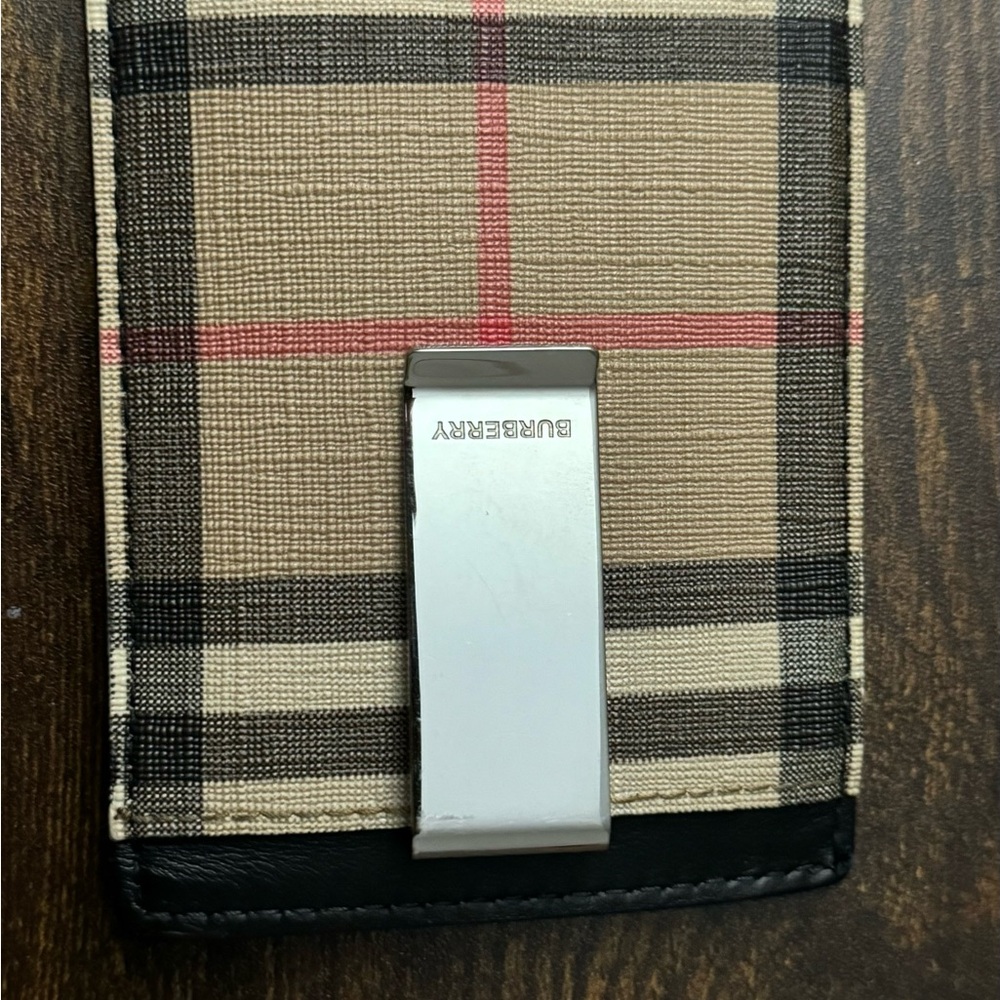 Burberry Checkered Beige and Black Money Clip